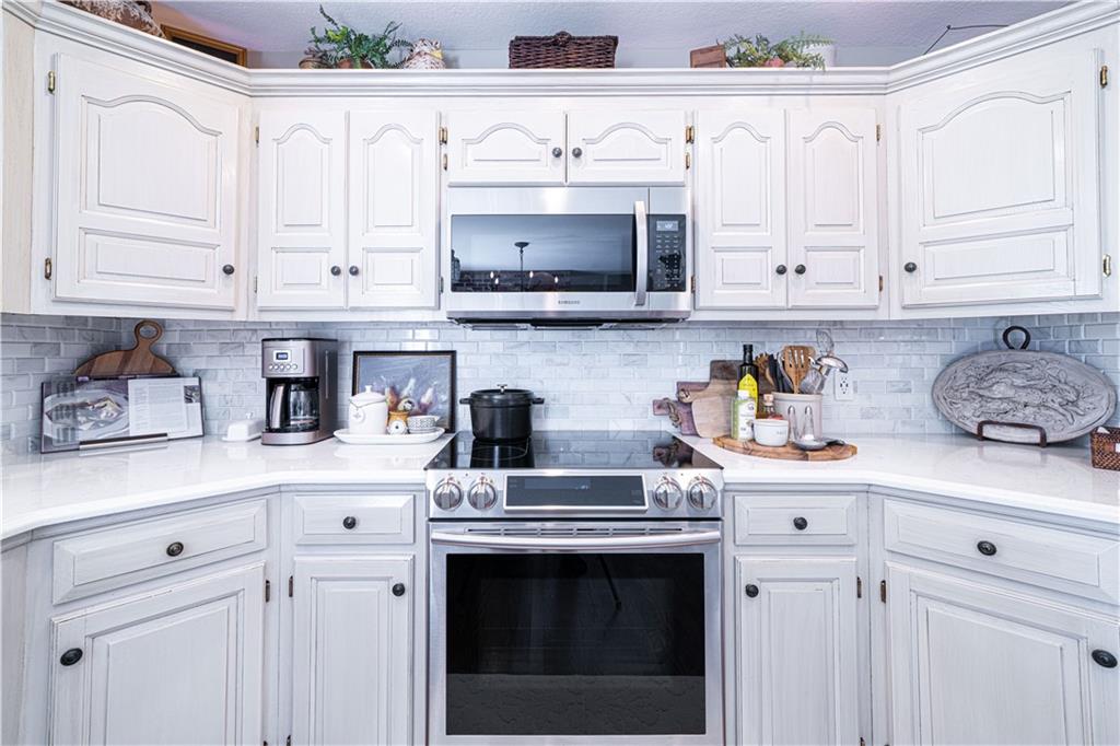 Country Club, Missouri 64505, United States, 4 Bedrooms Bedrooms, ,4 BathroomsBathrooms,Residential,Active,218930