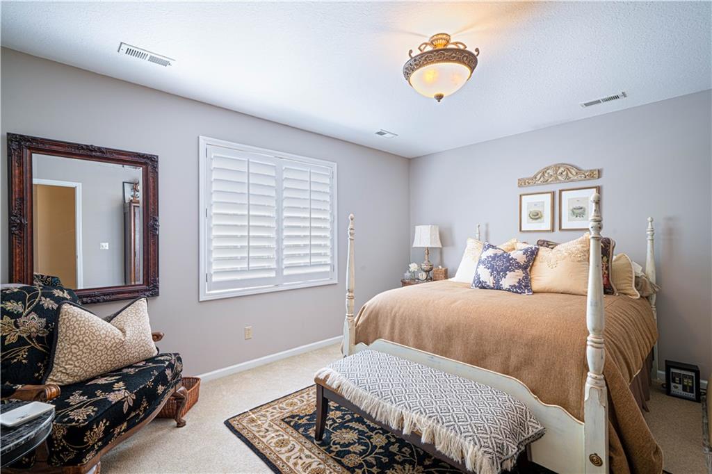 Country Club, Missouri 64505, United States, 4 Bedrooms Bedrooms, ,4 BathroomsBathrooms,Residential,Active,218930