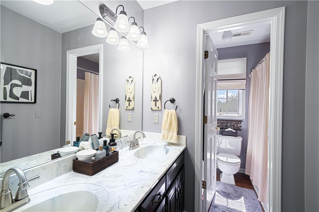 Country Club, Missouri 64505, United States, 4 Bedrooms Bedrooms, ,4 BathroomsBathrooms,Residential,Active,218930