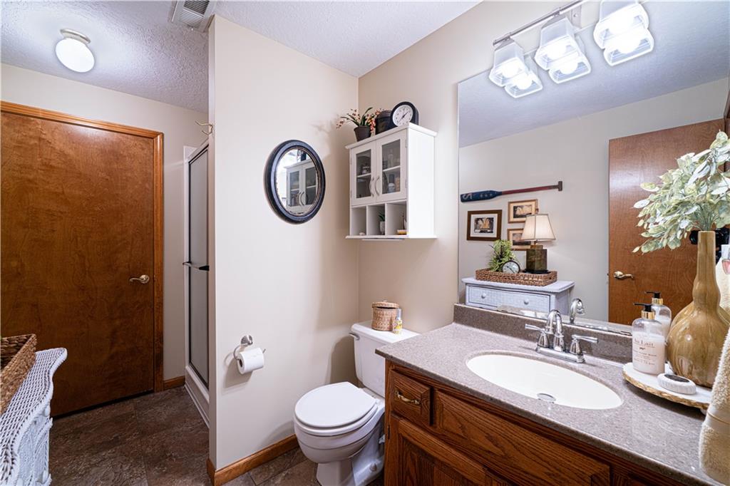 Country Club, Missouri 64505, United States, 4 Bedrooms Bedrooms, ,4 BathroomsBathrooms,Residential,Active,218930