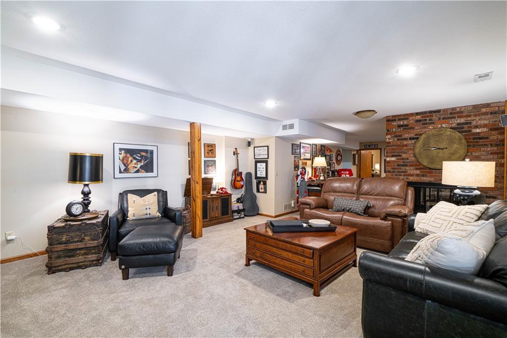 Country Club, Missouri 64505, United States, 4 Bedrooms Bedrooms, ,4 BathroomsBathrooms,Residential,Active,218930