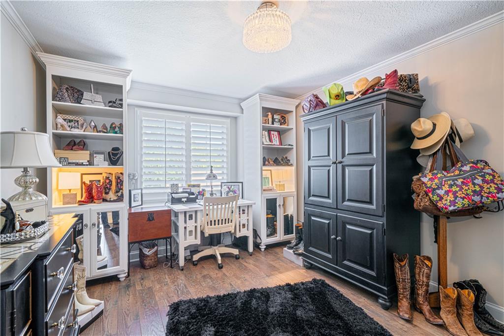 Country Club, Missouri 64505, United States, 4 Bedrooms Bedrooms, ,4 BathroomsBathrooms,Residential,Active,218930