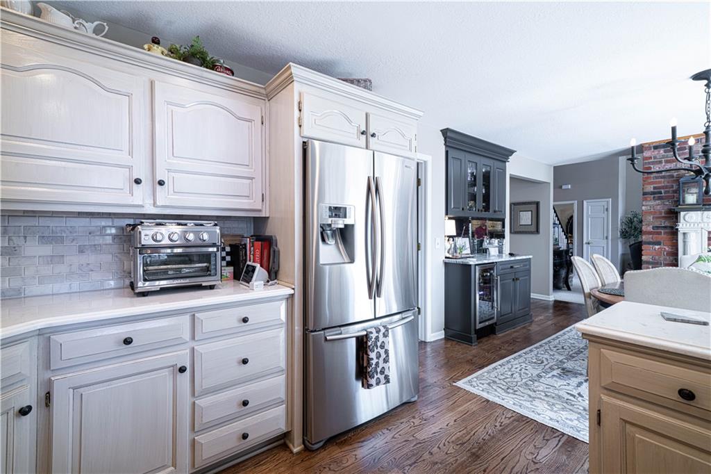 Country Club, Missouri 64505, United States, 4 Bedrooms Bedrooms, ,4 BathroomsBathrooms,Residential,Active,218930