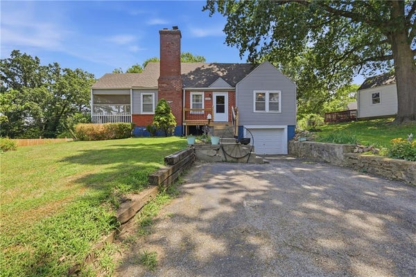 5341 N SPRUCE AVE, KANSAS CITY, MO 64119 - Image cd8a2ad79fbe31b0fd00cd8319865f04/767076701