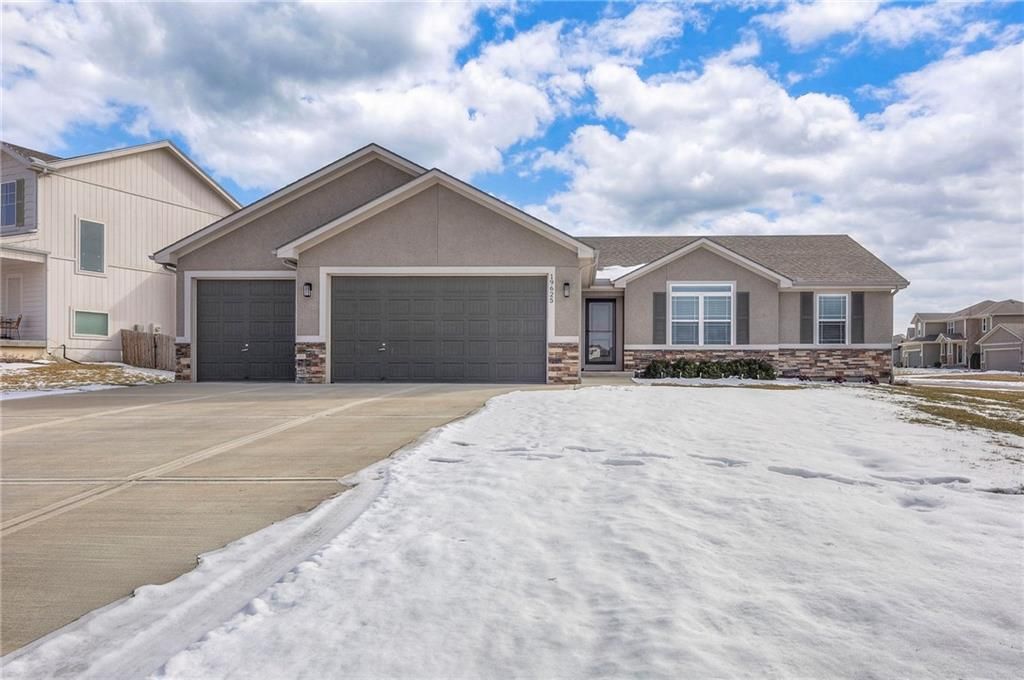 Photo of 19625 W 197th Street, Spring Hill, KS 66083 (MLS # 2598798)