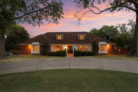 Photo of 10500 E Bannister Road, Kansas City, MO 64134 (MLS # 2581796)