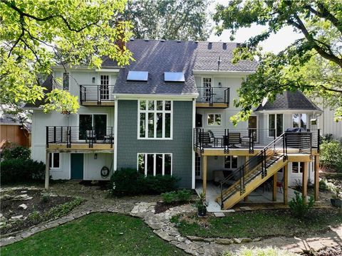 Photo of 10908 W 120th Street, Overland Park, KS 66213 (MLS # 2615822)