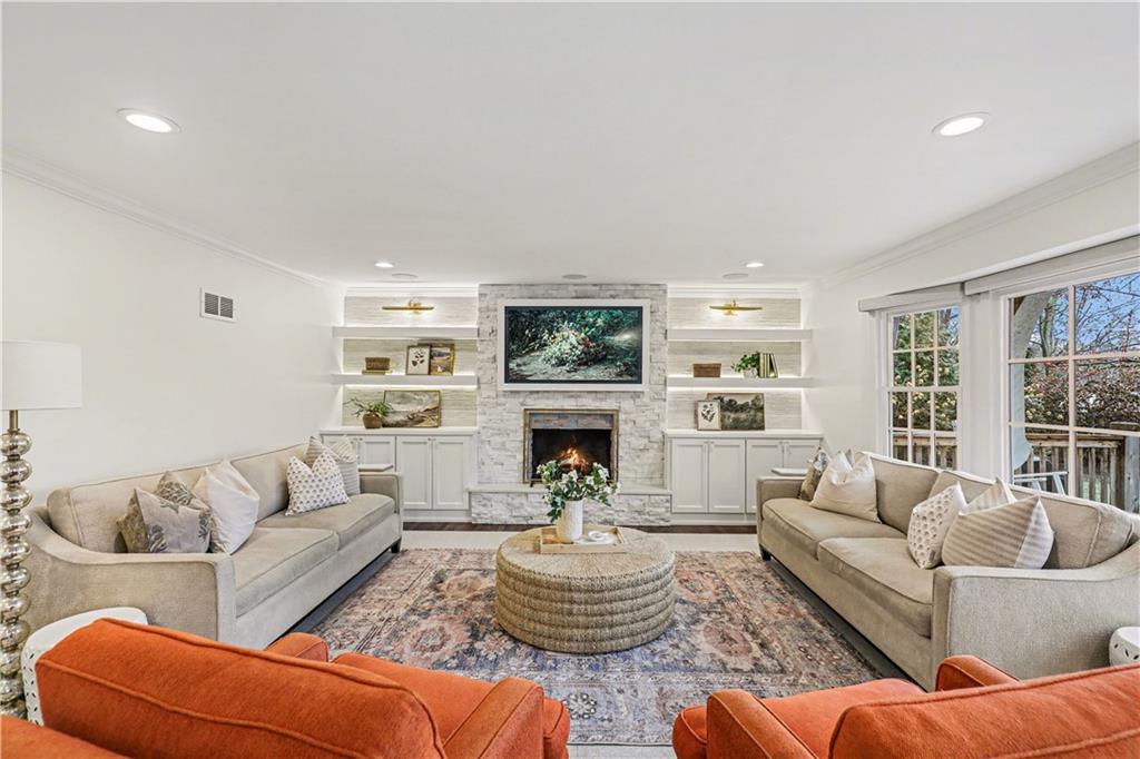 1901 W 69th Street