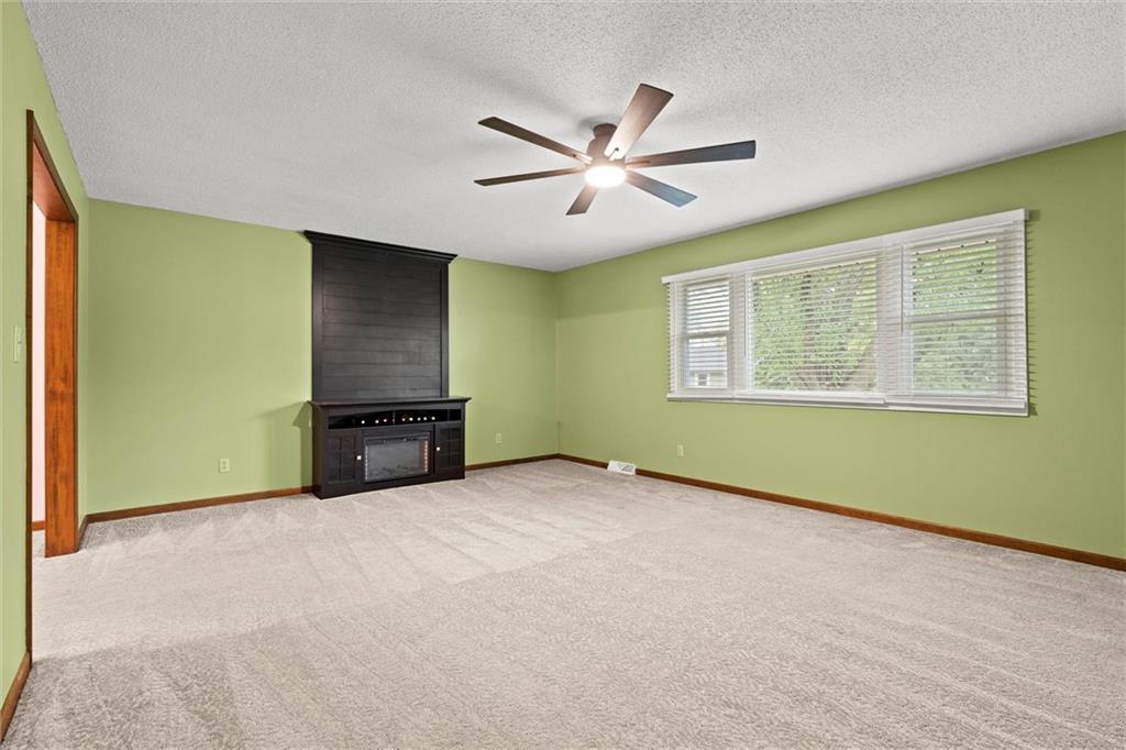 3117 Lakeview Circle