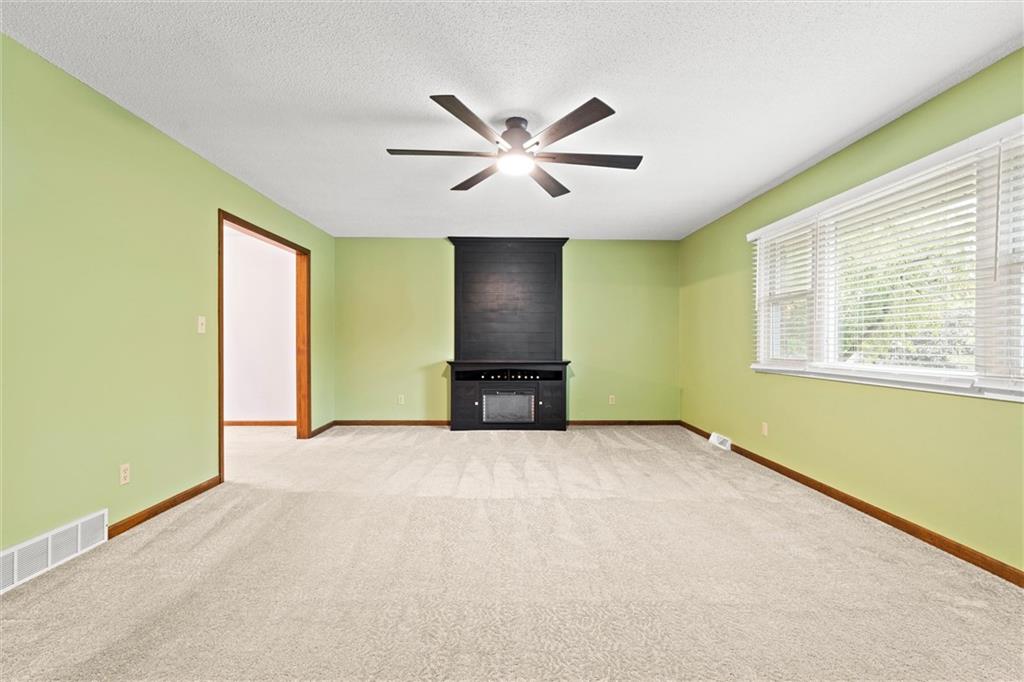 3117 Lakeview Circle