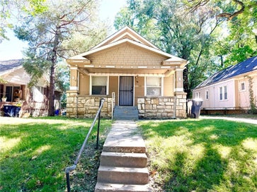 5233 HIGHLAND Avenue Kansas City MO 64110