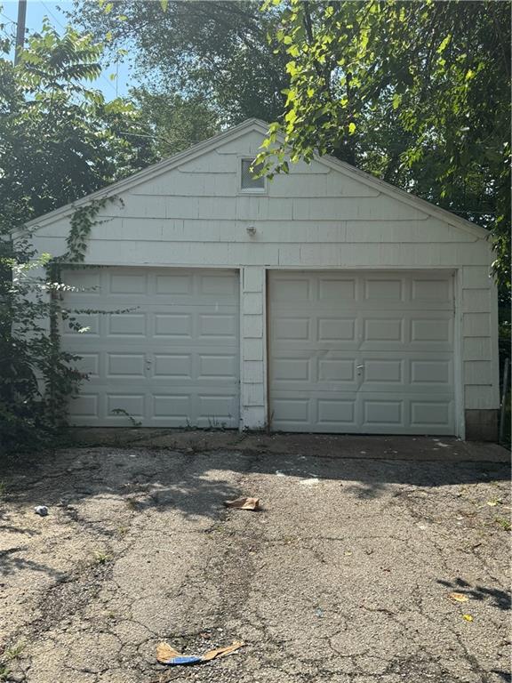 5423 Swope Parkway