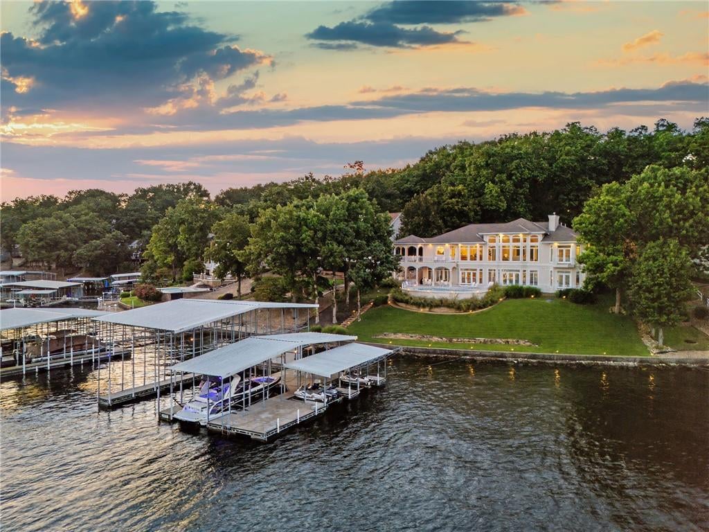 302 Crown Point Drive