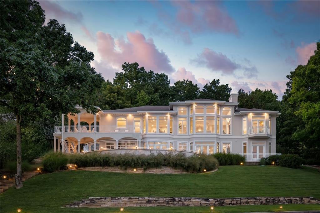 302 Crown Point Drive