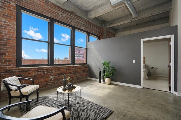 1535 WALNUT ST APT 705, KANSAS CITY, MO 64108 - Image ceb30e7a6ce0480d7d84bb25e1922b94/3243359429