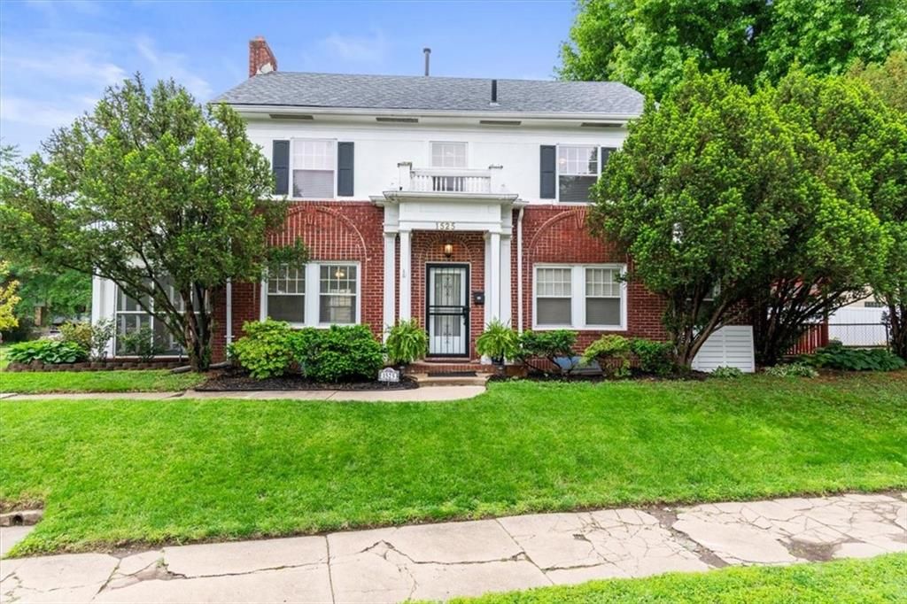 Photo of 1525 W Lexington Avenue, Independence, MO 64052 (MLS # 2618291)