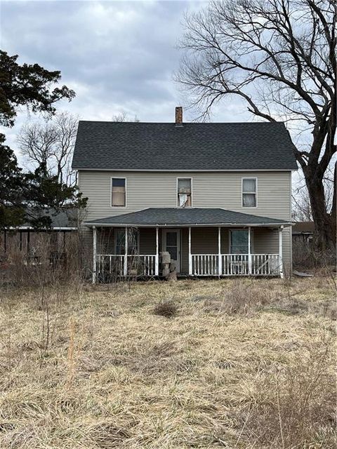 Photo of 847 S 30th Street, McCune, KS 66753 (MLS # 2615263)