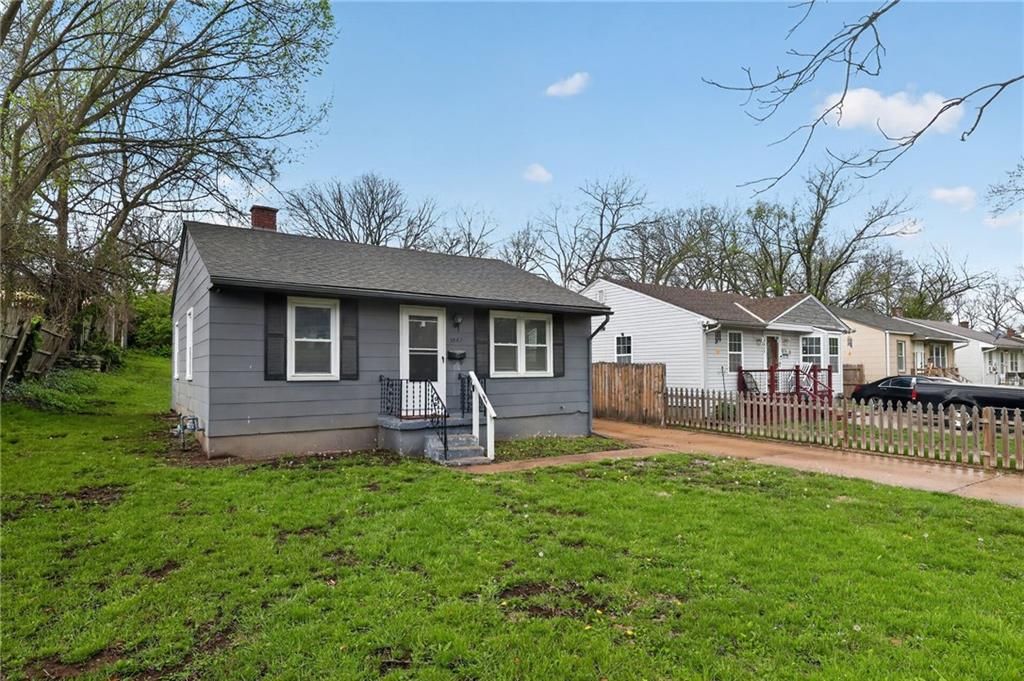 Photo of 5842 Bellefontaine Avenue, Kansas City, MO 64130 (MLS # 2614249)