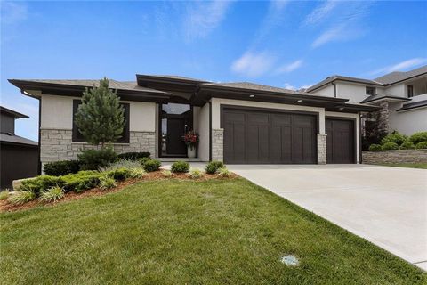 Photo of 22459 W 87TH Terrace, Lenexa, KS 66227 (MLS # 2627024)