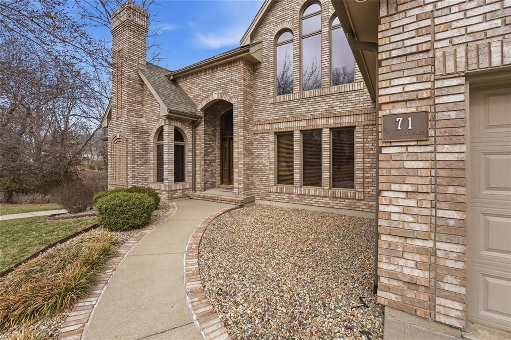 71 The Woodlands Drive