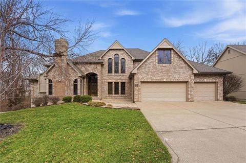 71 The Woodlands Drive, Gladstone, MO 64119 - #: 2601486