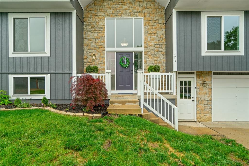 423 SW Windmill Lane
