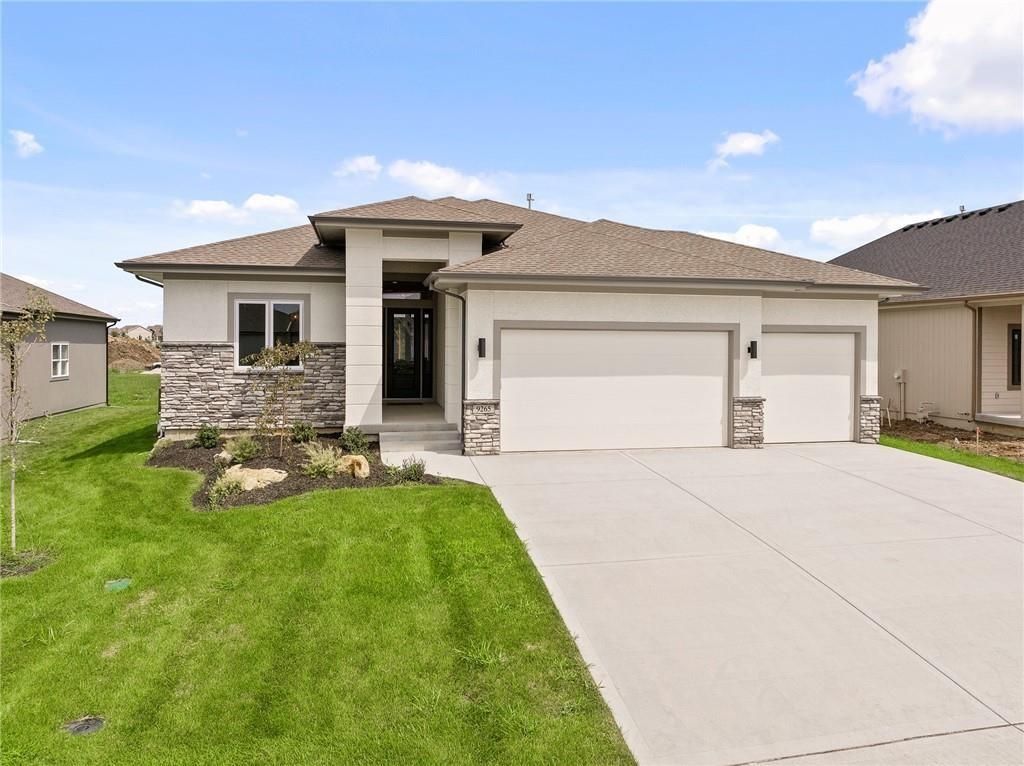 Photo of 4429 Tee Box Drive, Basehor, KS 66007 (MLS # 2618728)