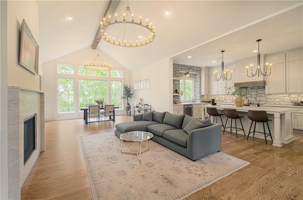 Photo of 2150 NW Scenic View Drive, Riverside, MO 64150 (MLS # 2592682)