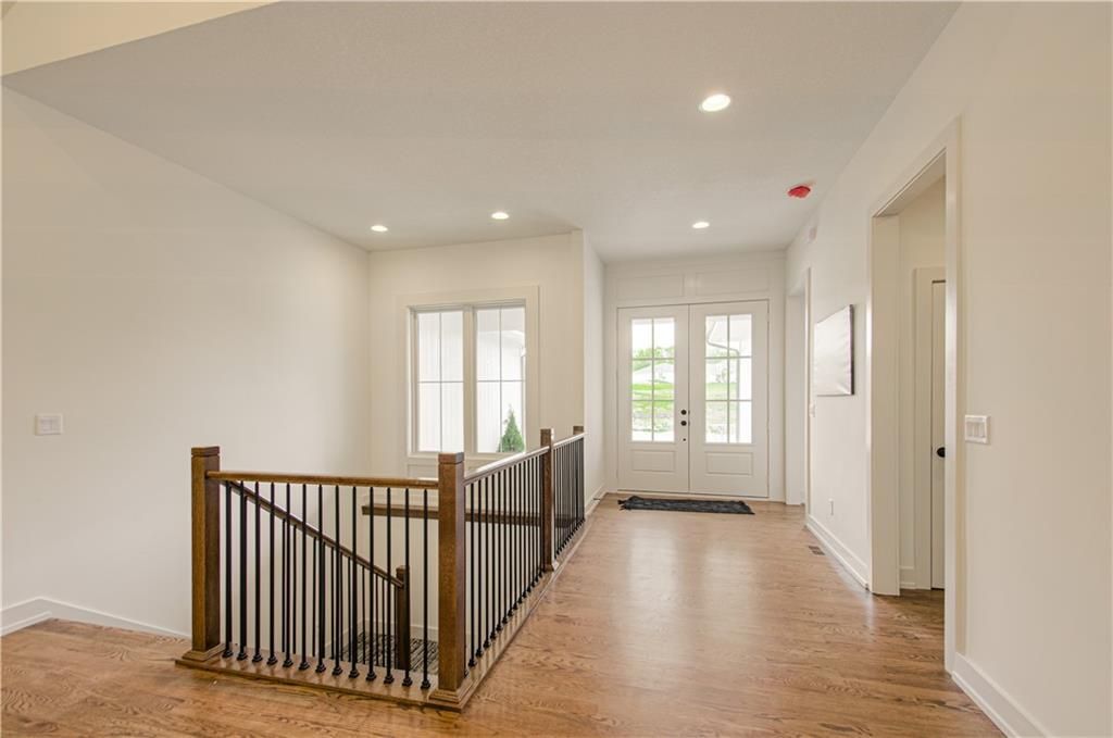 Photo of 2150 NW Scenic View Drive, Riverside, MO 64150 (MLS # 2592682)