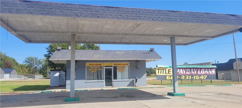 4026 Parkview Dr, Pittsburg, KS 66762