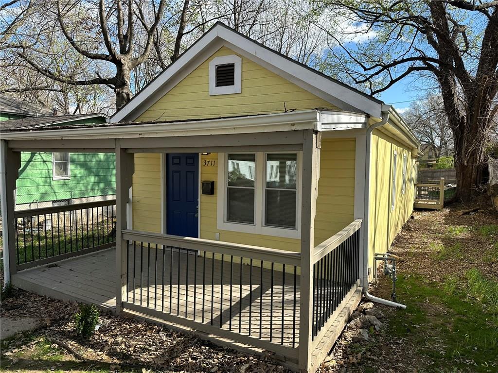 Photo 1 of 7 — 3711 Thompson Avenue, Kansas City, MO 64124