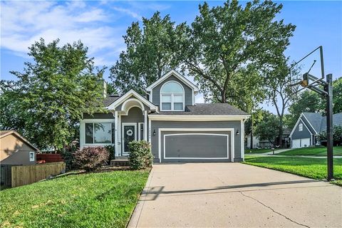 Photo of 10002 NW 86th Terrace, Kansas City, MO 64153 (MLS # 2626467)