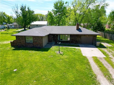 217 N Oak Street Nortonville KS 66060