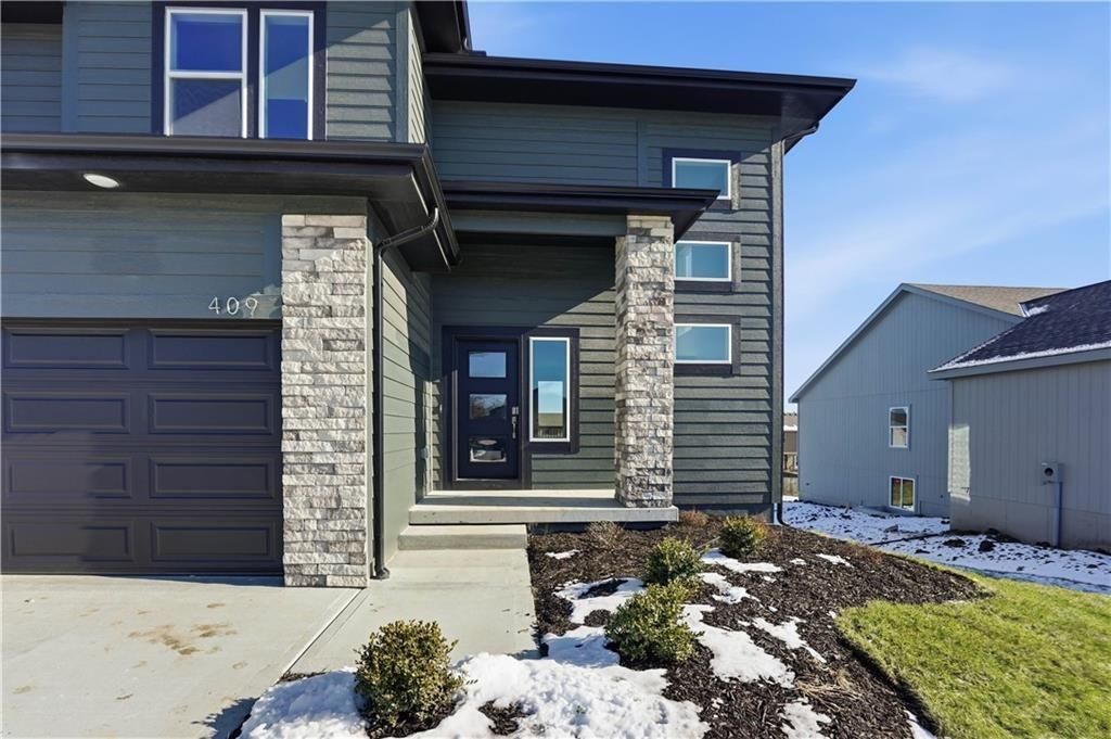 Photo of 18299 W 166th Terrace, Olathe, KS 66062 (MLS # 2609003)