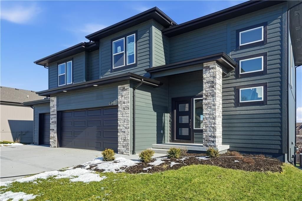 Photo of 18299 W 166th Terrace, Olathe, KS 66062 (MLS # 2609003)