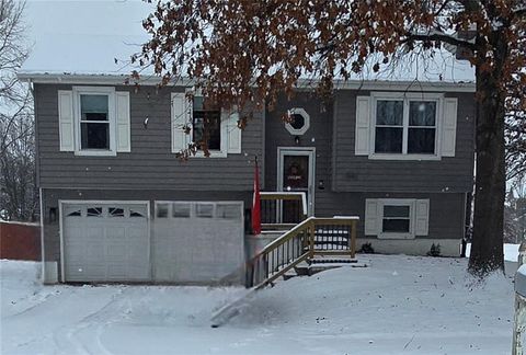 708 E Parma Way Gardner KS 66030