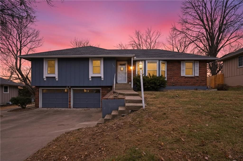 Photo of 429 Pershing Street, Liberty, MO 64068 (MLS # 2603253)