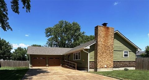 1205 W 14th Street Court Chanute KS 66720
