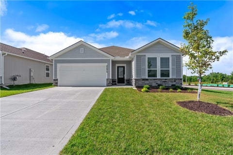 Photo of 21384 Cleveland Street, Spring Hill, KS 66083 (MLS # 2623015)