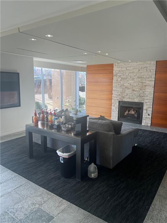 600 E 8th Street 3M