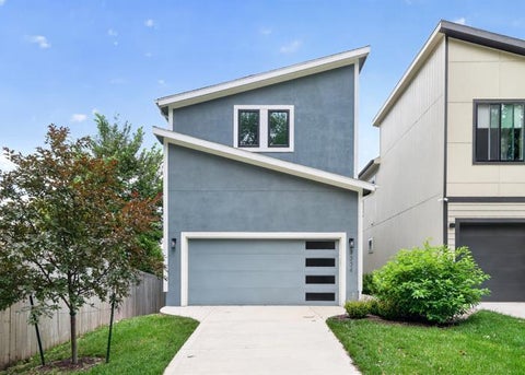 Photo of 4334 Forest Avenue, Kansas City, MO 64110 (MLS # 2644128)