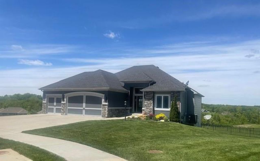 Photo of 4200 Castlegate Court, St Joseph, MO 64505 (MLS # 2618810)