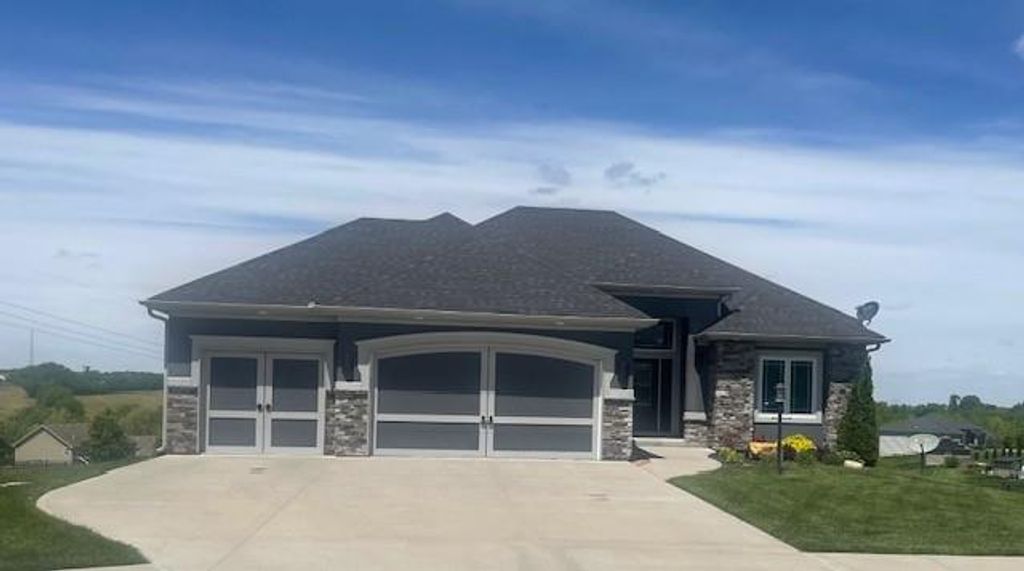 Photo of 4200 Castlegate Court, St Joseph, MO 64505 (MLS # 2618810)