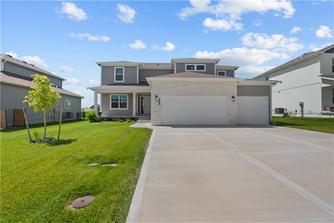 Photo of 1717 SW Hightown Drive, Lees Summit, MO 64082 (MLS # 2623676)
