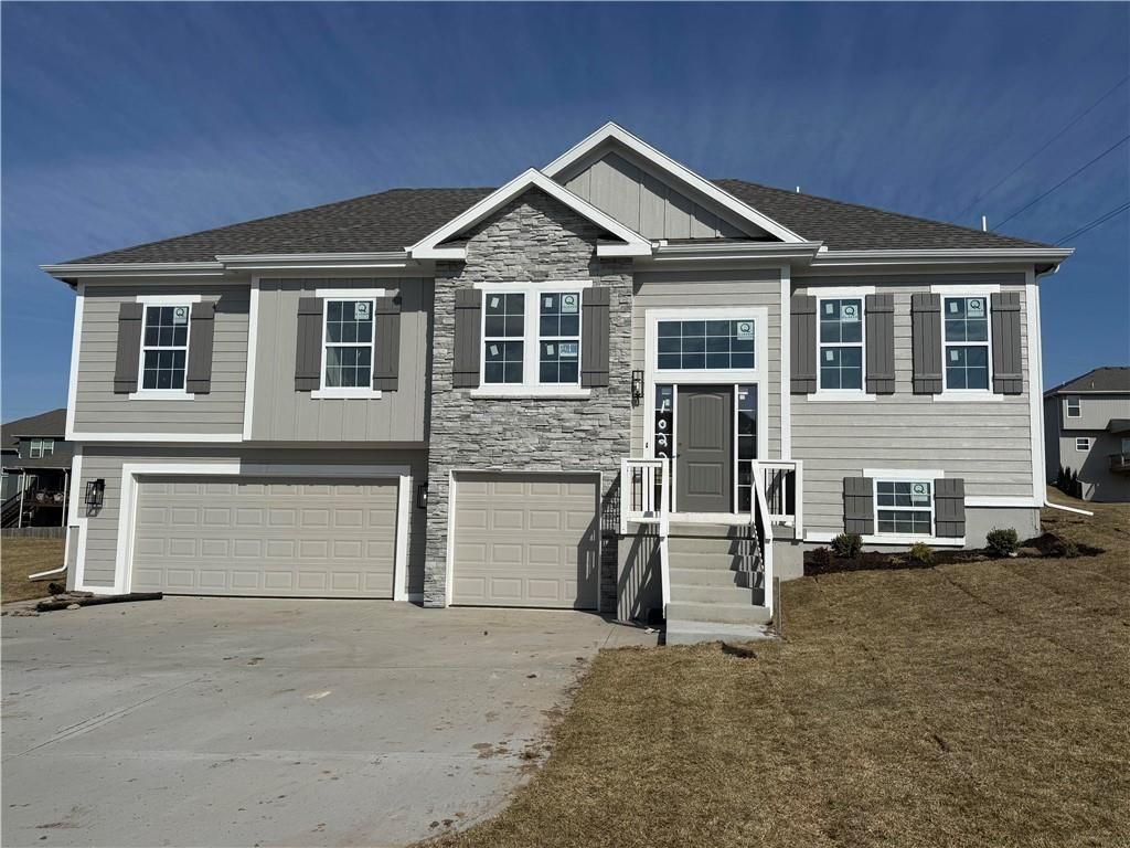 Photo of 1022 Jasmine Drive, Liberty, MO 64068 (MLS # 2591919)
