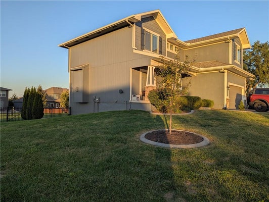 201 SW LAKE SIDE DR, LEES SUMMIT, MO 64064 - Image d026da0a892f7d49c8bc17cf5c68a329/1768629147