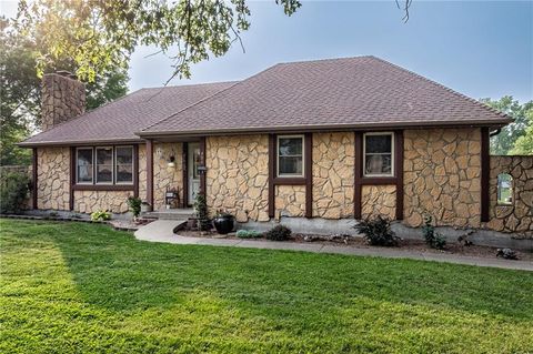 406 Frederick Drive Gower MO 64454