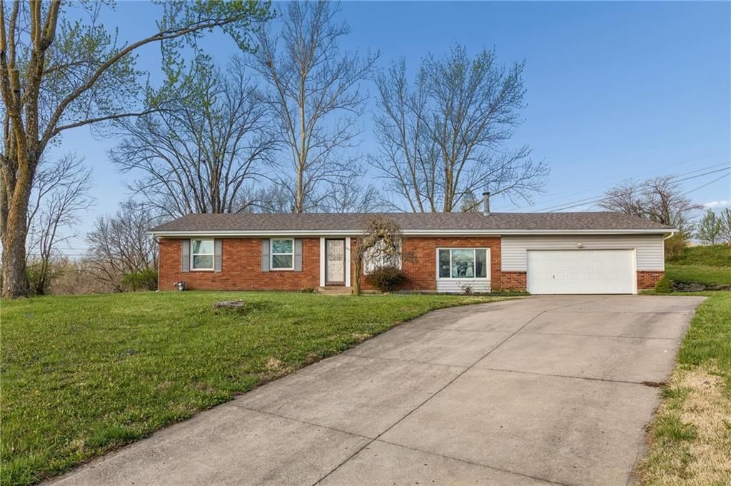 Photo of 843 Sherrill Avenue, Liberty, MO 64068 (MLS # 2612290)