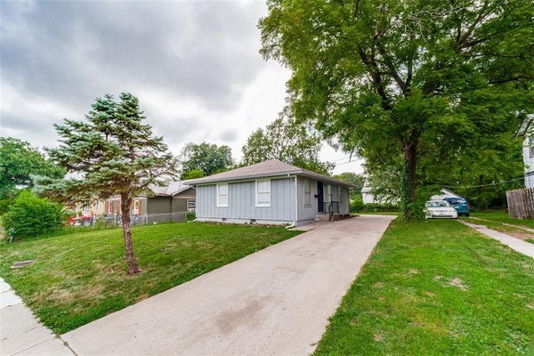8234 PASEO BLVD, KANSAS CITY, MO 64131 - Image d089f6c8e6dae079702a922b194a66cd/2596801650