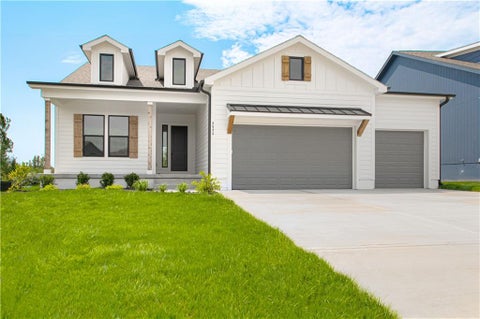 Photo of 4524 SW Berkshire Drive, Lees Summit, MO 64083 (MLS # 2609083)
